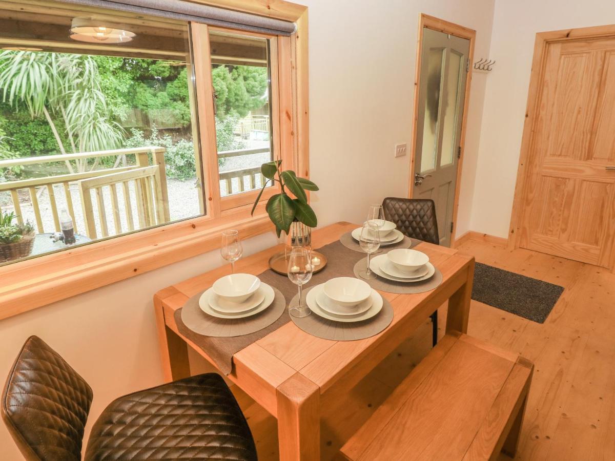 Willow Lodge Тенби Экстерьер фото